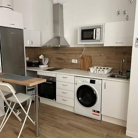 Estudio Carretera Cadiz Малага Екстериор снимка